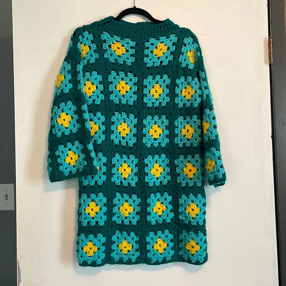 Handmade sweater - Picture 1 of 3